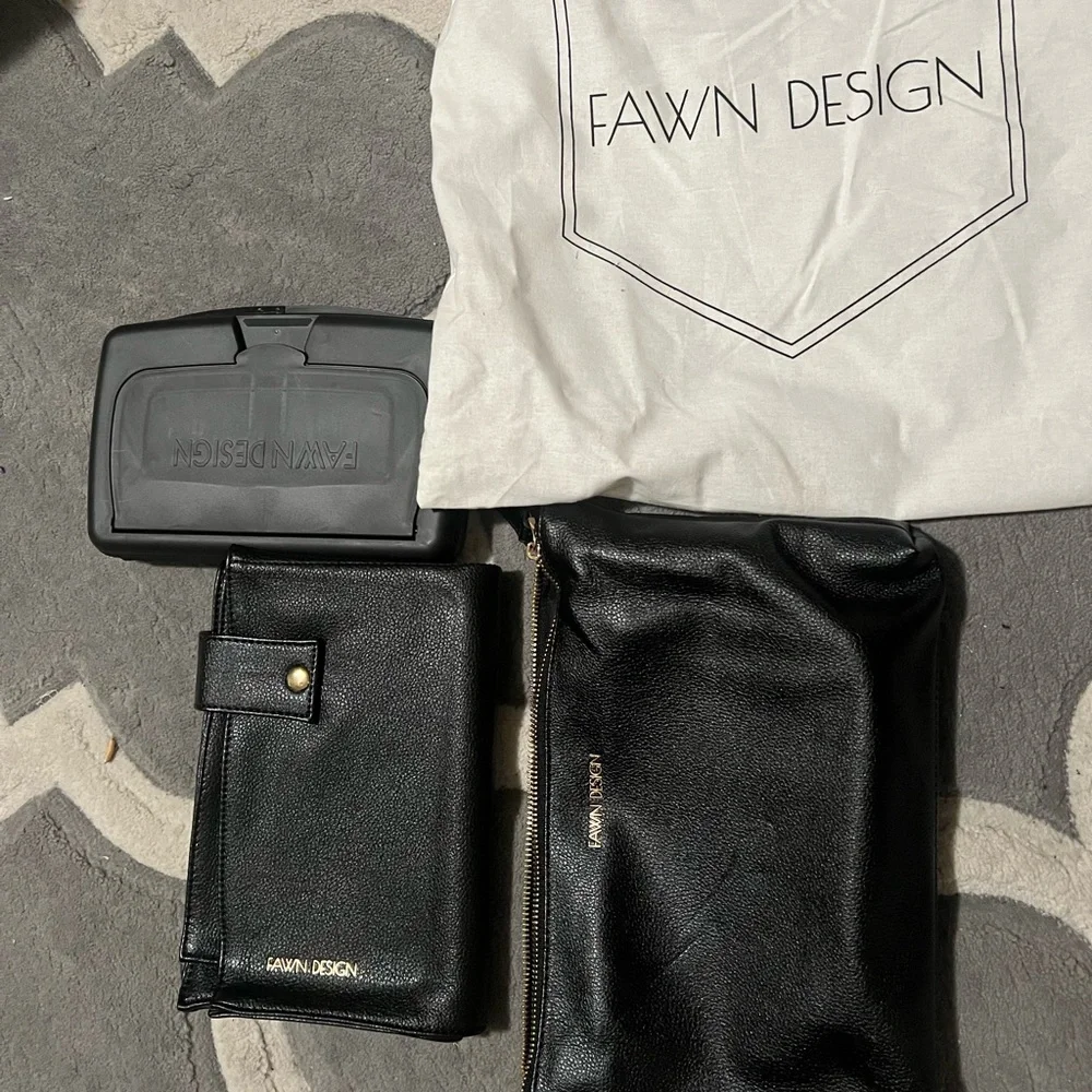 Fawn Design The Changing Clutch - Black